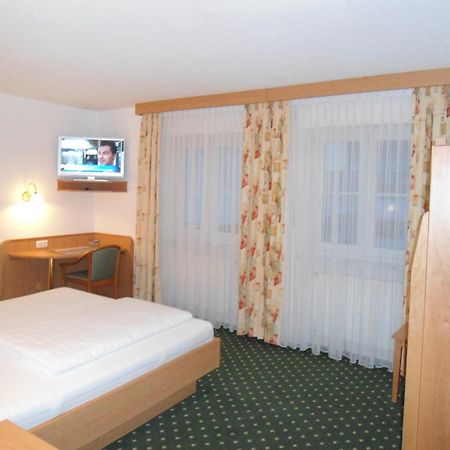 Hotel Hutzenthaler Bruckberg Номер фото