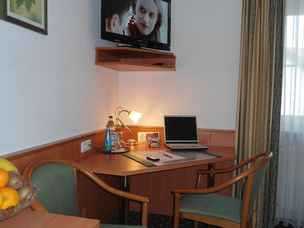 Hotel Hutzenthaler Bruckberg Номер фото
