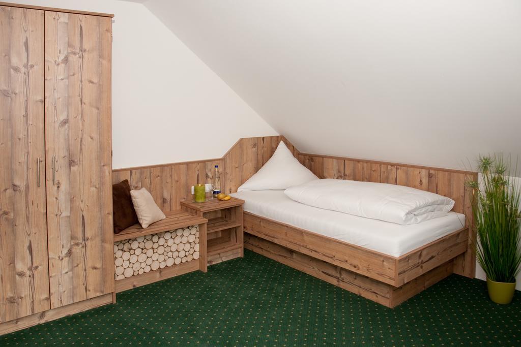 Hotel Hutzenthaler Bruckberg Экстерьер фото