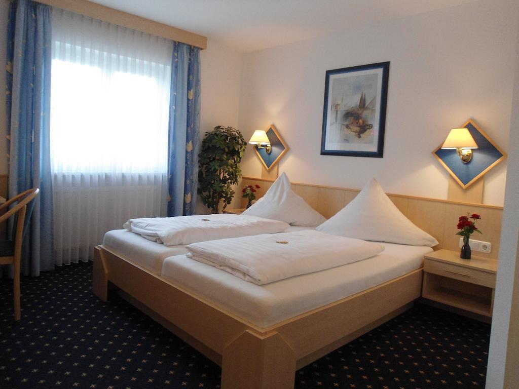 Hotel Hutzenthaler Bruckberg Экстерьер фото