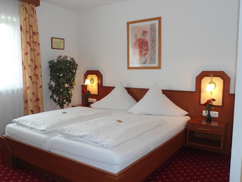 Hotel Hutzenthaler Bruckberg Номер фото