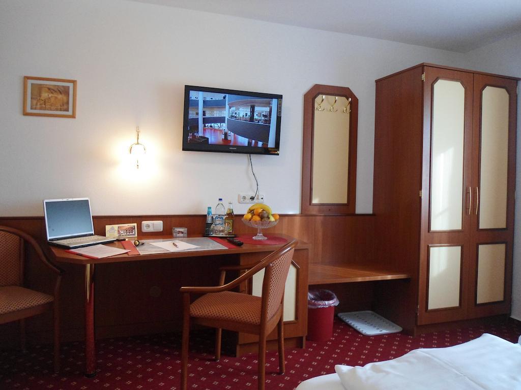 Hotel Hutzenthaler Bruckberg Номер фото